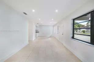 1281 W 42nd St, Hialeah, FL 33012 - Photo 7