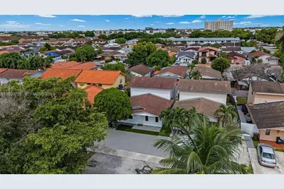 1281 W 42nd St, Hialeah, FL 33012 - Photo 43