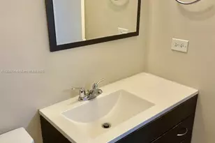 999 Brickell Bay Dr, Miami, FL 33131 - Photo 5