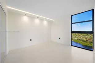 20505 E Country Club Dr, Aventura, FL 33180 - Photo 11