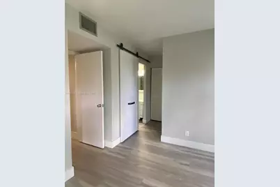 922 NE 199th St #1D, Miami, FL 33179 - Photo 17