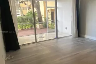 922 NE 199th St, Miami, FL 33179 - Photo 9