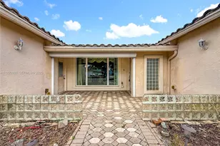 7541 Embassy Blvd, Miramar, FL 33023 - Photo 3