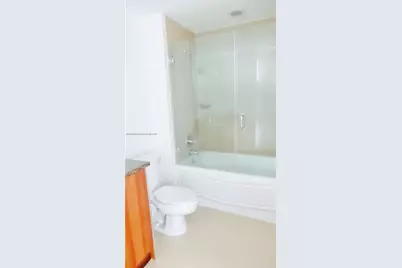 300 S Biscayne Blvd #T-1814, Miami, FL 33131 - Photo 17