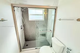 180 NE 12th Ave, Hallandale Beach, FL 33009 - Photo 15