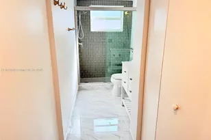 180 NE 12th Ave, Hallandale Beach, FL 33009 - Photo 19