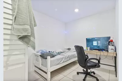 2740 SW 23rd St, Miami, FL 33145 - Photo 21