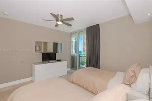 17555 E Atlantic Blvd, Sunny Isles Beach, FL 33160 - Photo 27