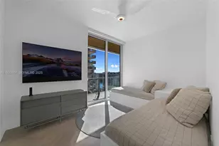 5775 Collins Ave, Miami Beach, FL 33140 - Photo 47