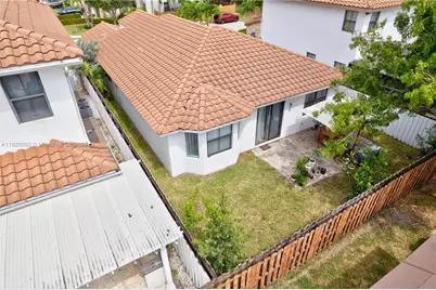 1023 NW 100th Ave, Miami, FL 33172 - Photo 15