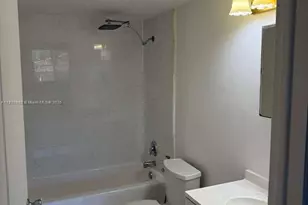 6960 Miami Gardens Dr, Hialeah, FL 33015 - Photo 15