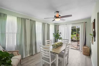 142 NW 10th Ct, Boynton Beach, FL 33426 - Photo 9