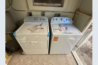 829 SW 3rd St, Miami, FL 33130 - Photo 31