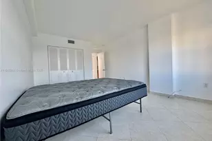 400 Kings Point Dr, Sunny Isles Beach, FL 33160 - Photo 19
