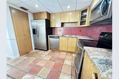 6915 W 16th Dr, Hialeah, FL 33014 - Photo 27