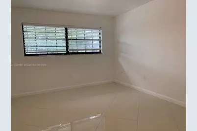 907 NE 199th St #204, Miami, FL 33179 - Photo 13