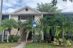 907 NE 199th St, Miami, FL 33179 - Photo 1