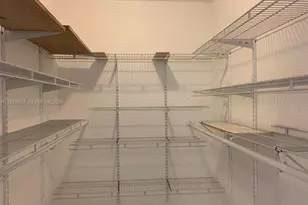 907 NE 199th St, Miami, FL 33179 - Photo 9