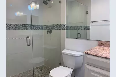 907 NE 199th St #204, Miami, FL 33179 - Photo 9