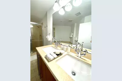 79 SW 12th St #2407-S, Miami, FL 33130 - Photo 11
