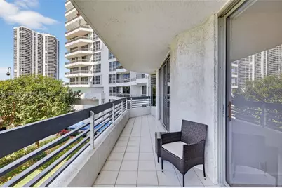 19101 Mystic Pointe Dr #402, Aventura, FL 33180 - Photo 9