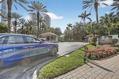 19101 NE Mystic Pointe Dr #402, Aventura, FL 33180 - Photo 9