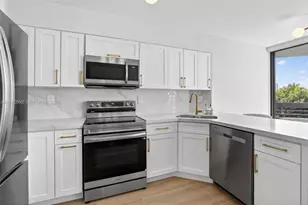 19101 NE Mystic Pointe Dr, Aventura, FL 33180 - Photo 7