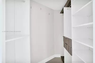 1010 SW 2nd Ave #1004, Miami, FL 33130 - Photo 13
