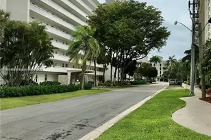 2555 NE 11th St, Fort Lauderdale, FL 33304 - Photo 5