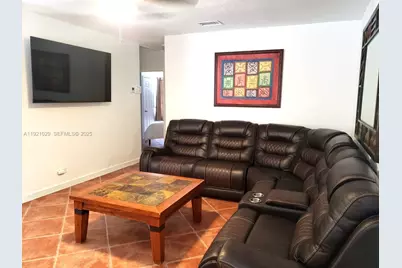 635 SW 64th Ct, Miami, FL 33144 - Photo 15