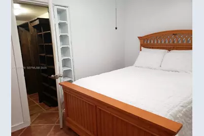 635 SW 64th Ct, Miami, FL 33144 - Photo 3