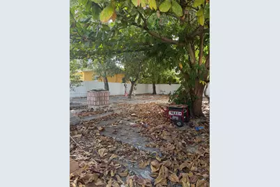 990 SW 9th St, Miami, FL 33130 - Photo 11