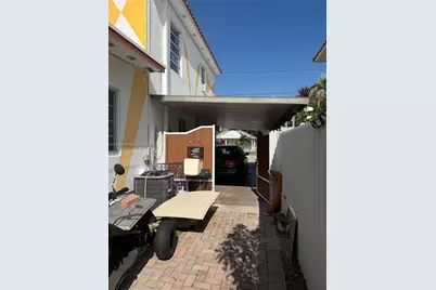 990 SW 9th St, Miami, FL 33130 - Photo 13