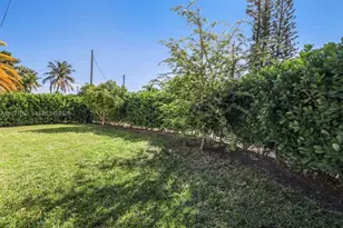 725 91st St, Surfside, FL 33154 - Photo 31