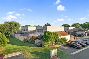 12393 NW 12th Ct, Pembroke Pines, FL 33026 - Photo 25