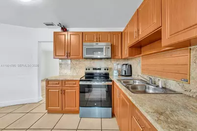 4710 NW 12th St, Lauderhill, FL 33313 - Photo 15