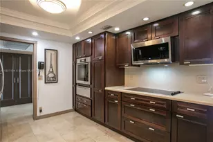 1800 NE 114th St, Miami, FL 33181 - Photo 11