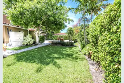 1700 SW 14th Ave, Miami, FL 33145 - Photo 15