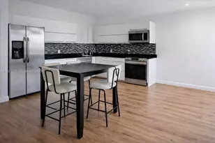 690 SW 1st Ct, Miami, FL 33130 - Photo 3