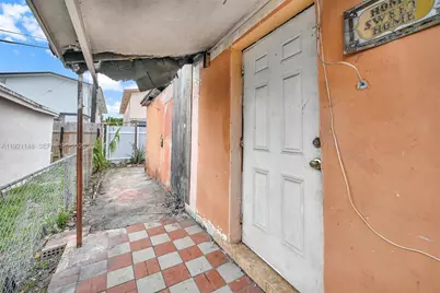 2614 W 8th Ct, Hialeah, FL 33010 - Photo 5