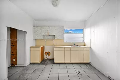 2614 W 8th Ct, Hialeah, FL 33010 - Photo 47