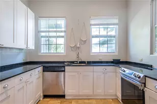 27 NE 49th St, Miami, FL 33137 - Photo 3