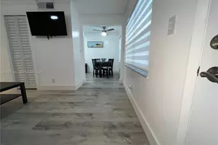 326 Wilson St, Hollywood, FL 33019 - Photo 3