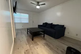 326 Wilson St, Hollywood, FL 33019 - Photo 9