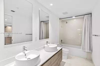 121 NE 34th St #L303, Miami, FL 33137 - Photo 27