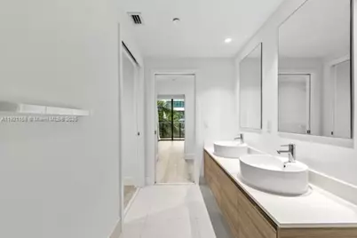 121 NE 34th St #L303, Miami, FL 33137 - Photo 29