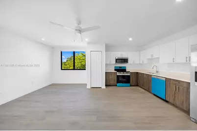 20 NE 19th Ave #201, Pompano Beach, FL 33060 - Photo 5