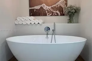 20191 E Country Club Dr, Aventura, FL 33180 - Photo 11