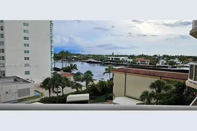 20191 E Country Club Dr #504, Aventura, FL 33180 - Photo 41