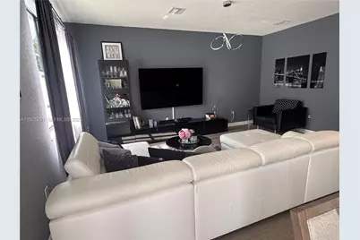 3378 W 100th Ter #3378, Hialeah, FL 33018 - Photo 13